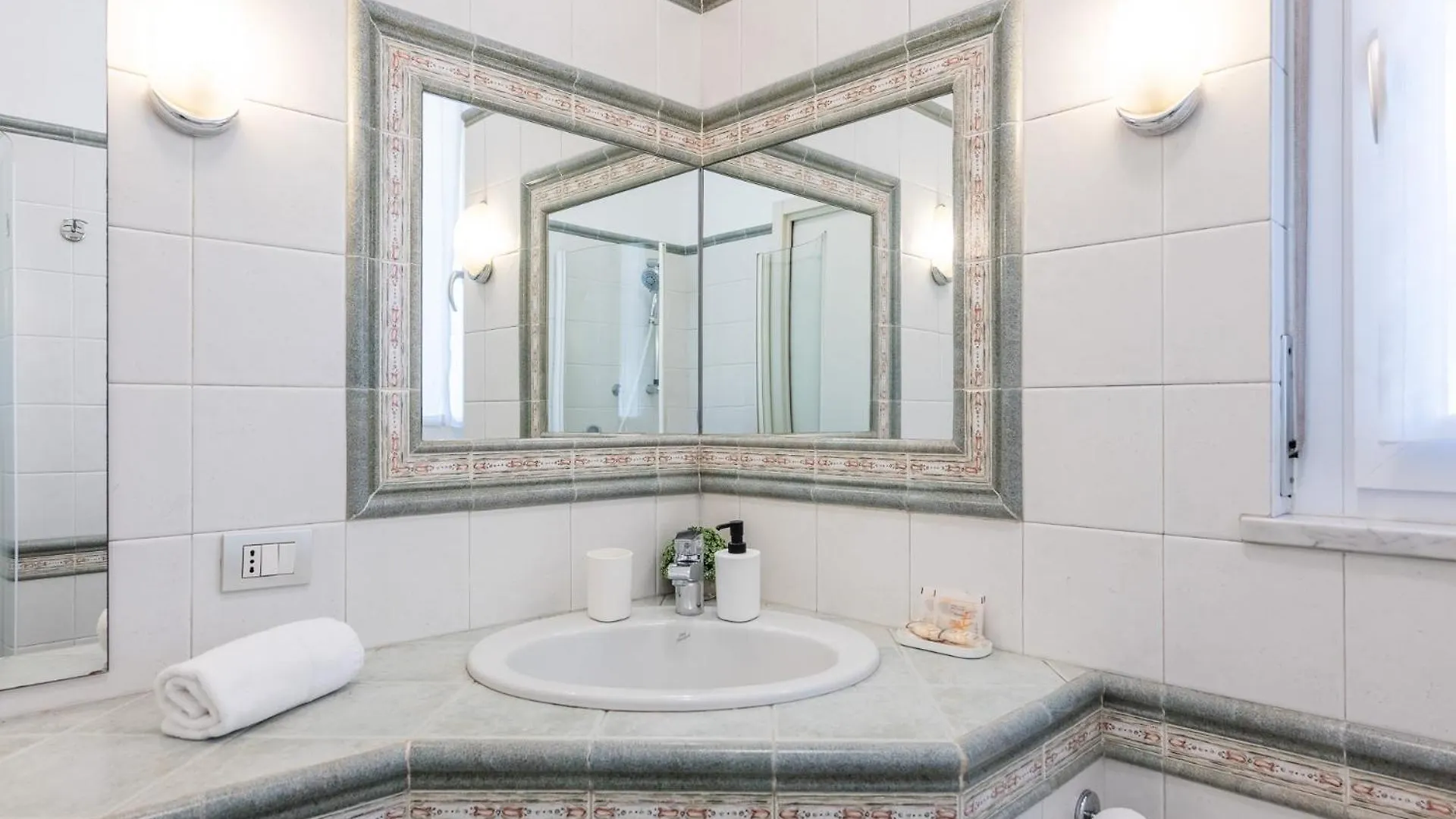 Apartament Flat In Center With Terrace, Near Garibaldi Fs Mediolan